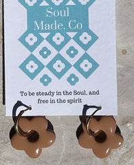 Huggie Driftwood flower